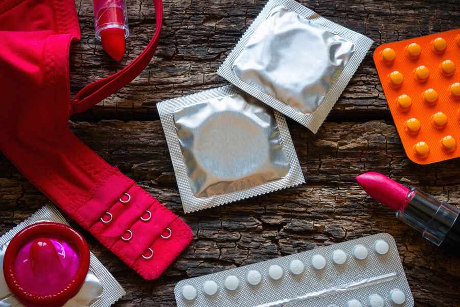 презервативы и таблетки