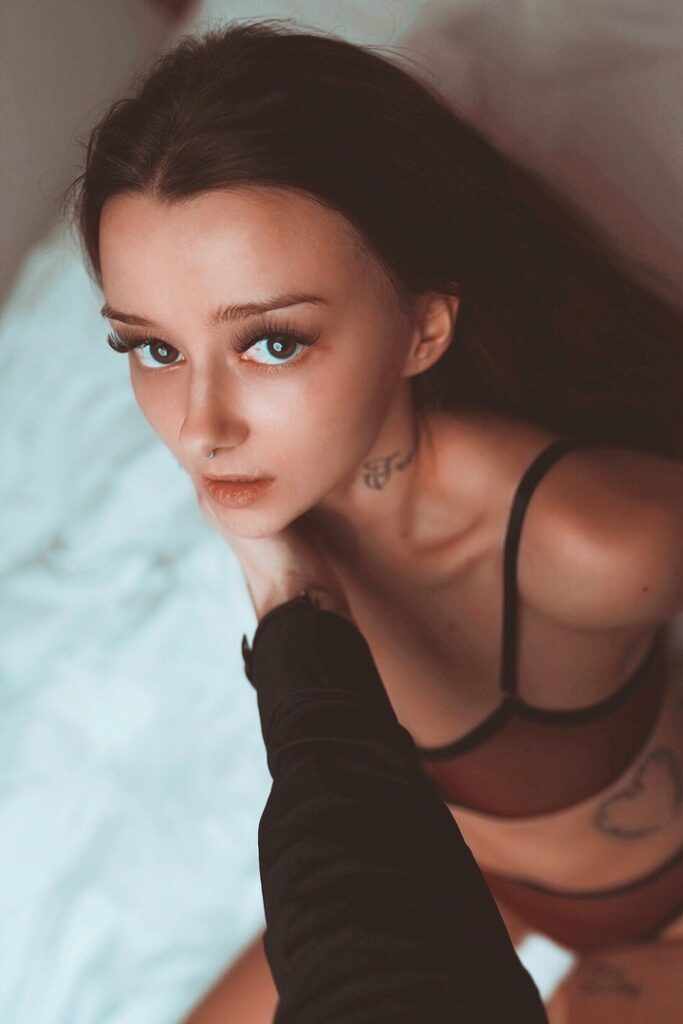 ВК страницы и Инстаграм русских порно актрис: 25 самых горячих девушек