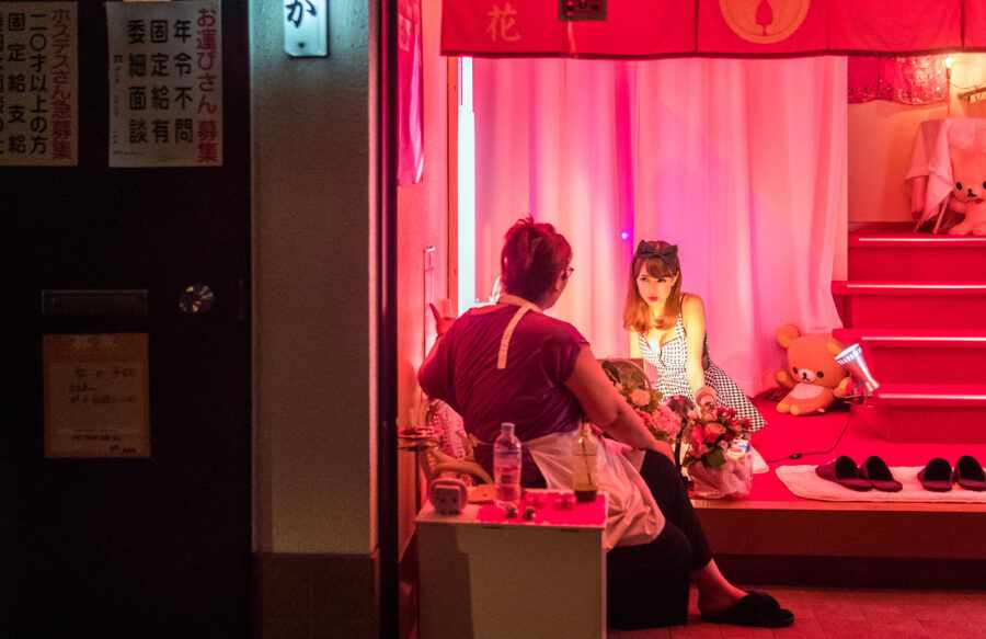 японская проститутка и сваха