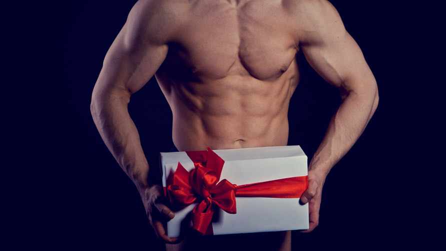Как подарить эротический подарок