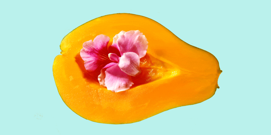 экзотический фрукт с цветком