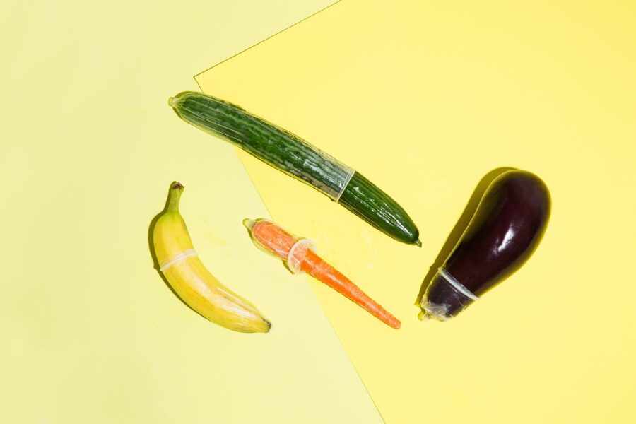 презервативы на овощах
