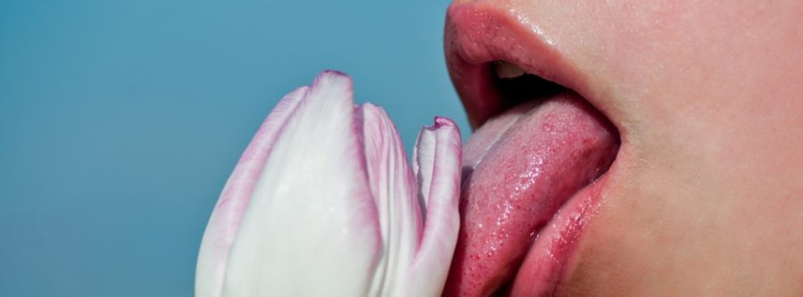 язык и цветок