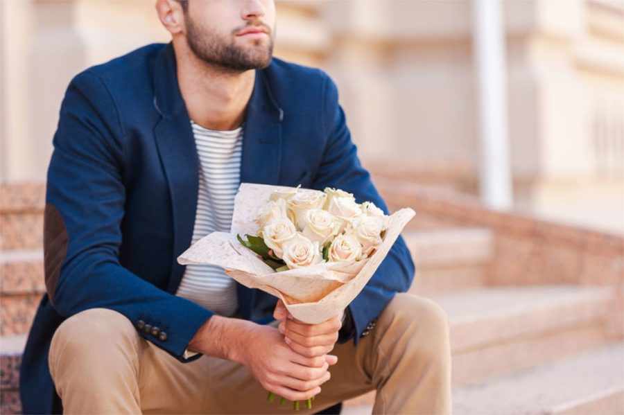 Как правильно подарить цветы