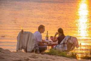 Романтическое свидание на берегу